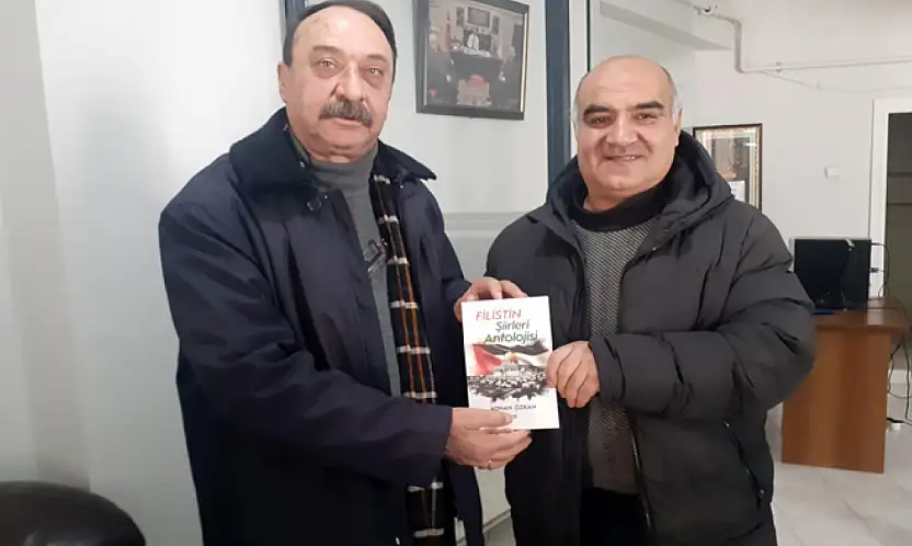 Vanlı şair Özkan'ın Gazze şiir kitabı okurlarla buluştu