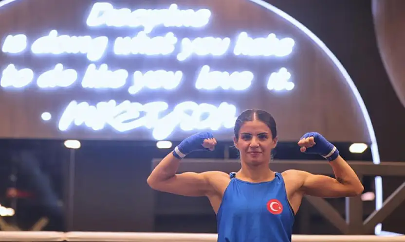 Vanlı sporcu Evin Erginoğuz, Türkiye'ye altın madalya getirdi