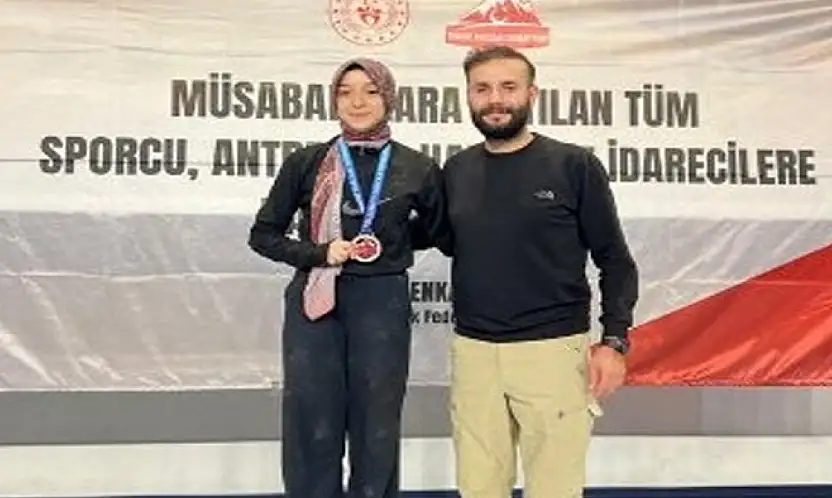 Vanlı sporcu Nergiz Meryem Baş'tan Türkiye ikinciliği