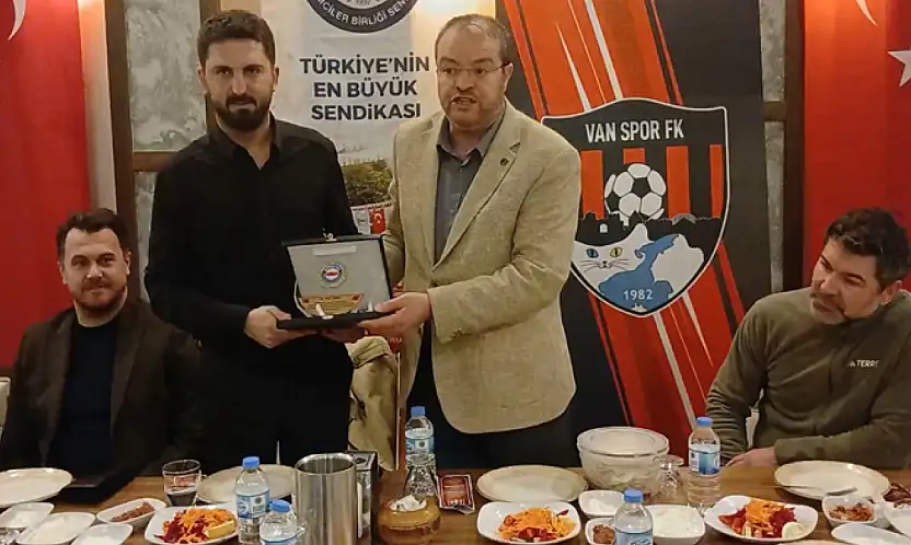 Vanspor camiası, Memur-Sen'in yemeğinde bir araya geldi