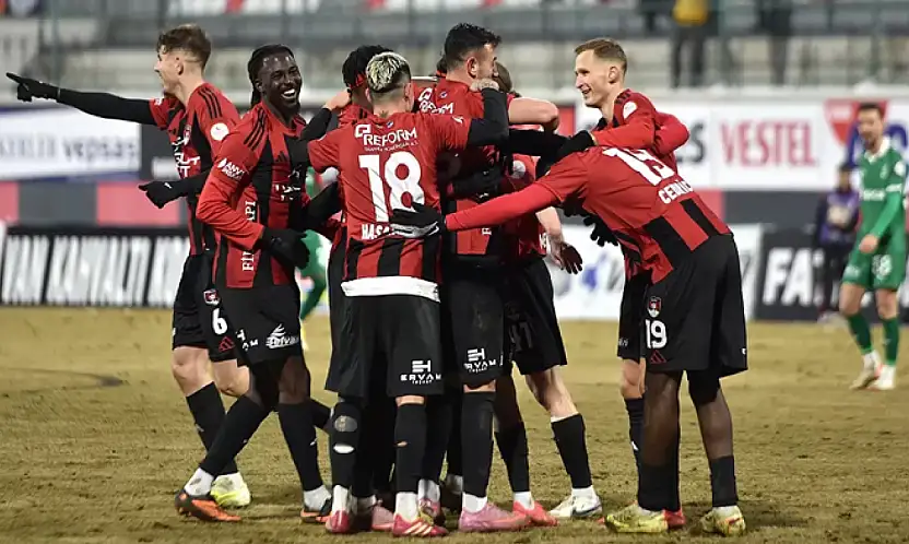 Vanspor, Çorumspor'u puansız uğurlamak istiyor