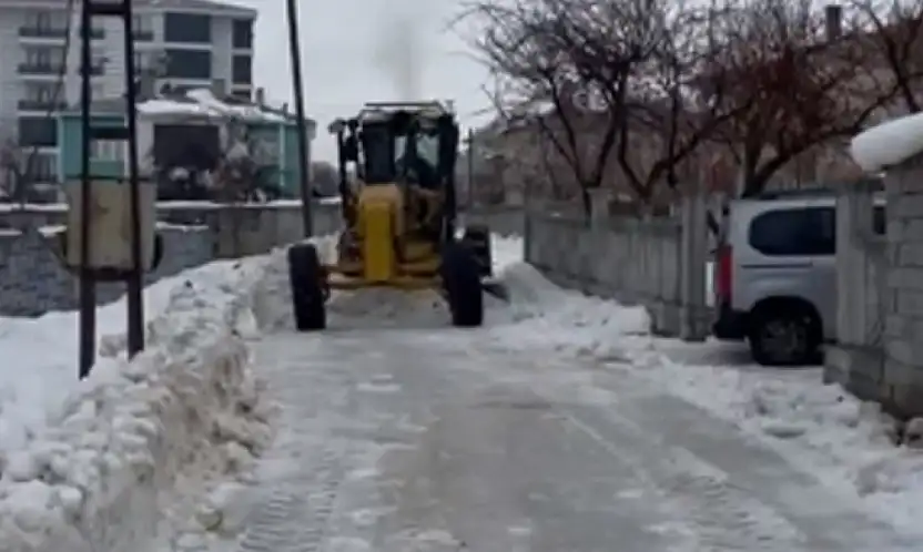 Vanyolu ve Tekevler Mahallesi'nde kar temizleme çalışmaları tamamlandı