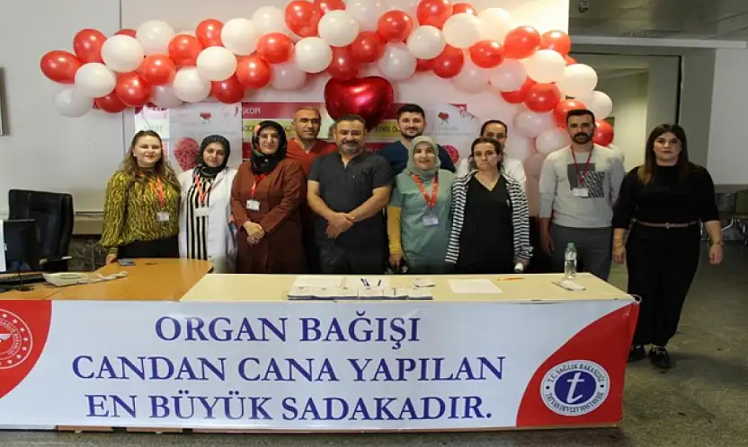 Vatandaşlara organ bağışının önemi anlatılıyor