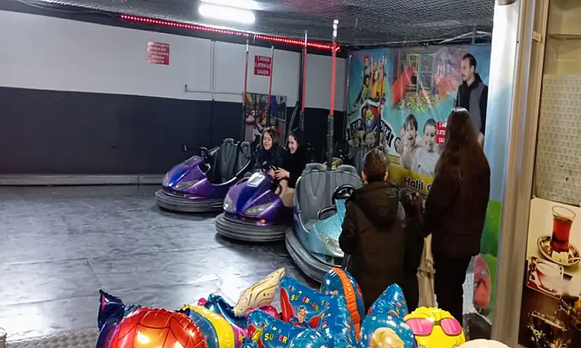 Yarıyıl tatili coşkusu: Öğrenciler eğlence merkezlerine akın etti