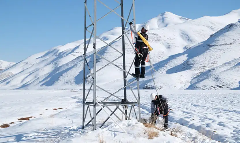 Yoğun kar yağışı nedeniyle vedaş teyakkuzda