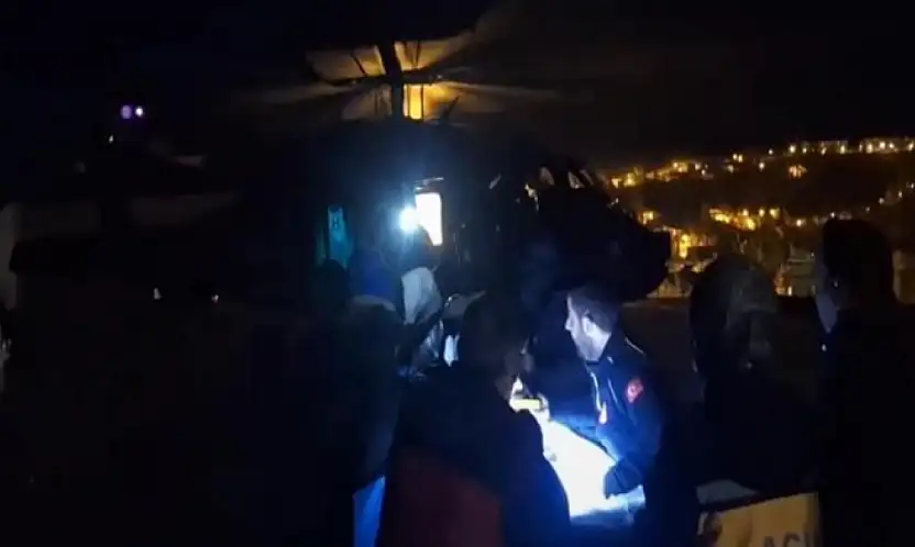 Yüksekten düşen genç, jandarma helikopteriyle kurtarıldı