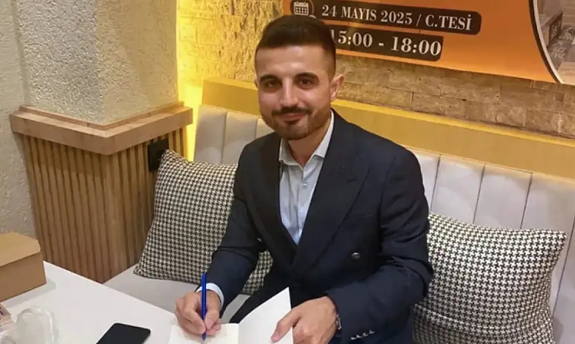 Yusuf Kazak: Van'da geniş kapsamlı kitap fuarı düzenlenmeli