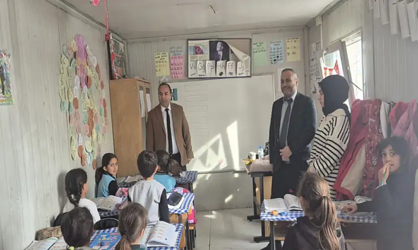 Ziyaret Köyü İlkokulunda EBA destekli eğitim faaliyetleri masaya yatırıldı