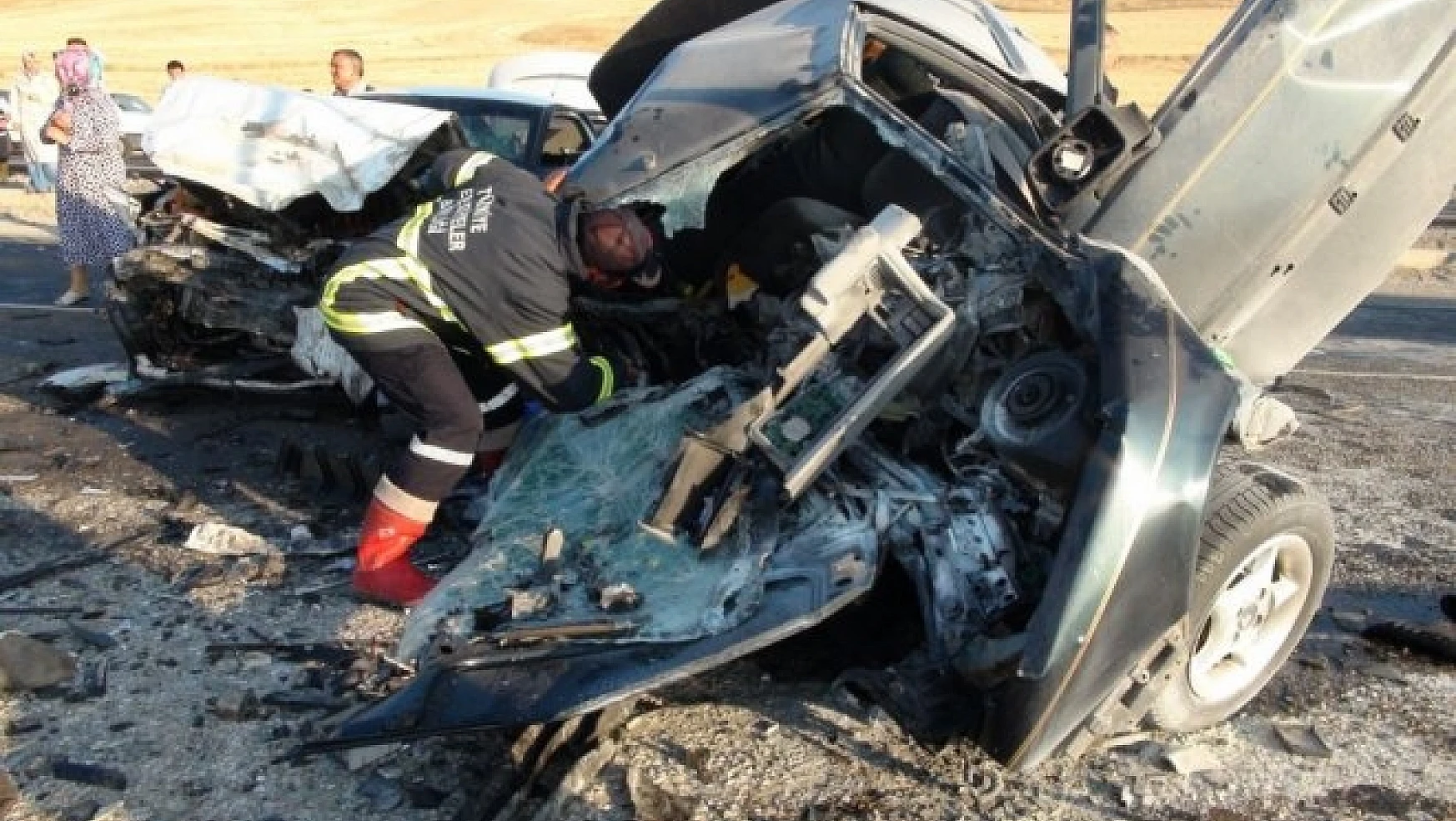 Kütahya'da trafik kazası, 9 ölü 3 yaralı