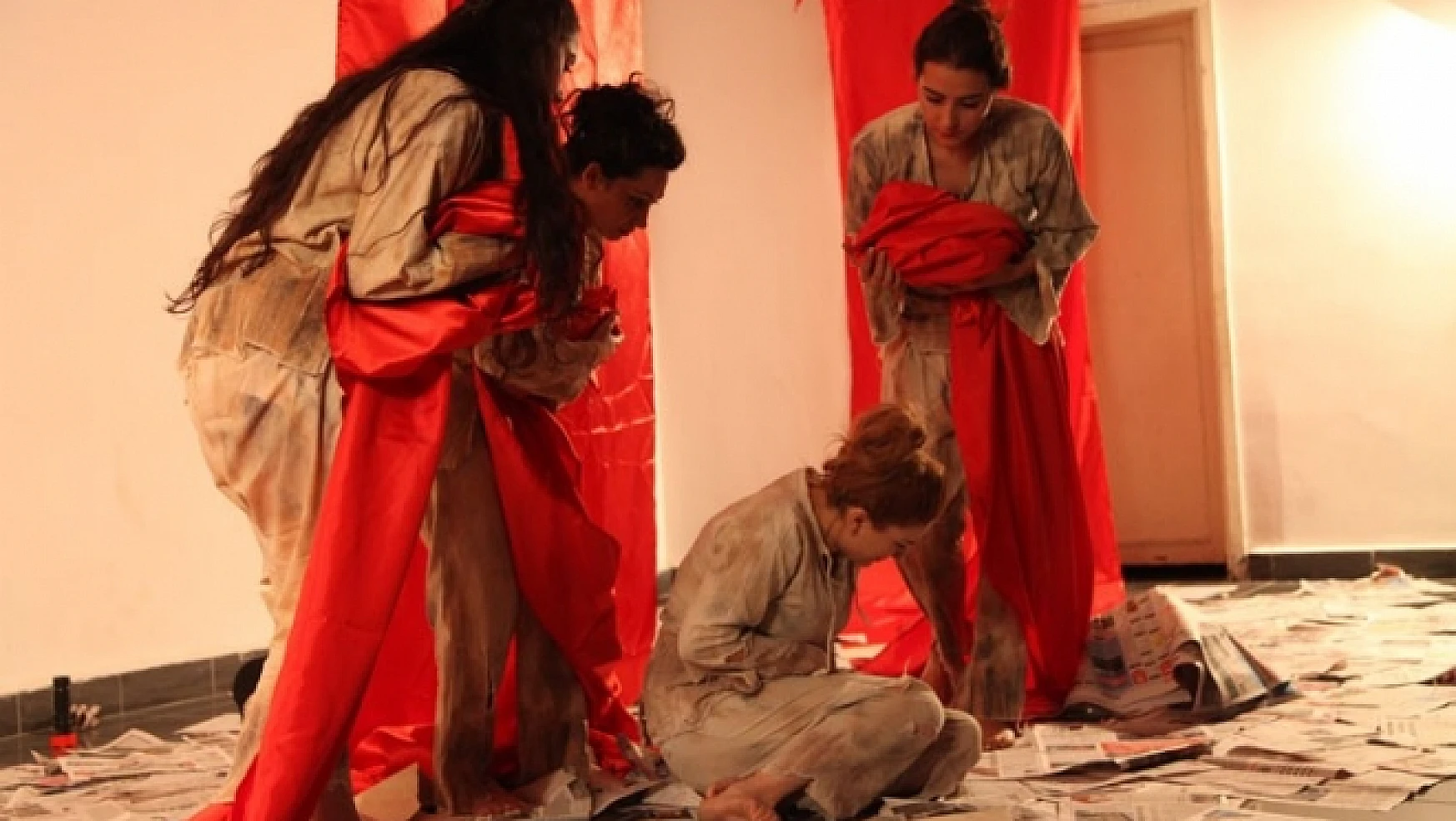 Özalp'ta Kadına  Şiddet  Tiyatro Gösterisiyle Kınandı 
