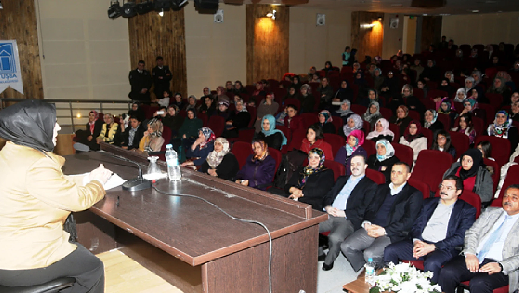Tuşba'da Kadınlar Günü Etkinliği Düzenlendi