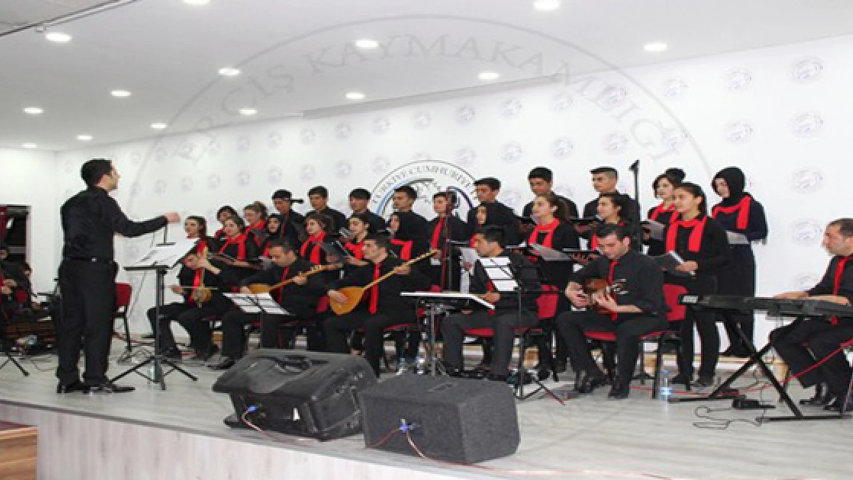  Erciş'te Halk Müziği Konseri 