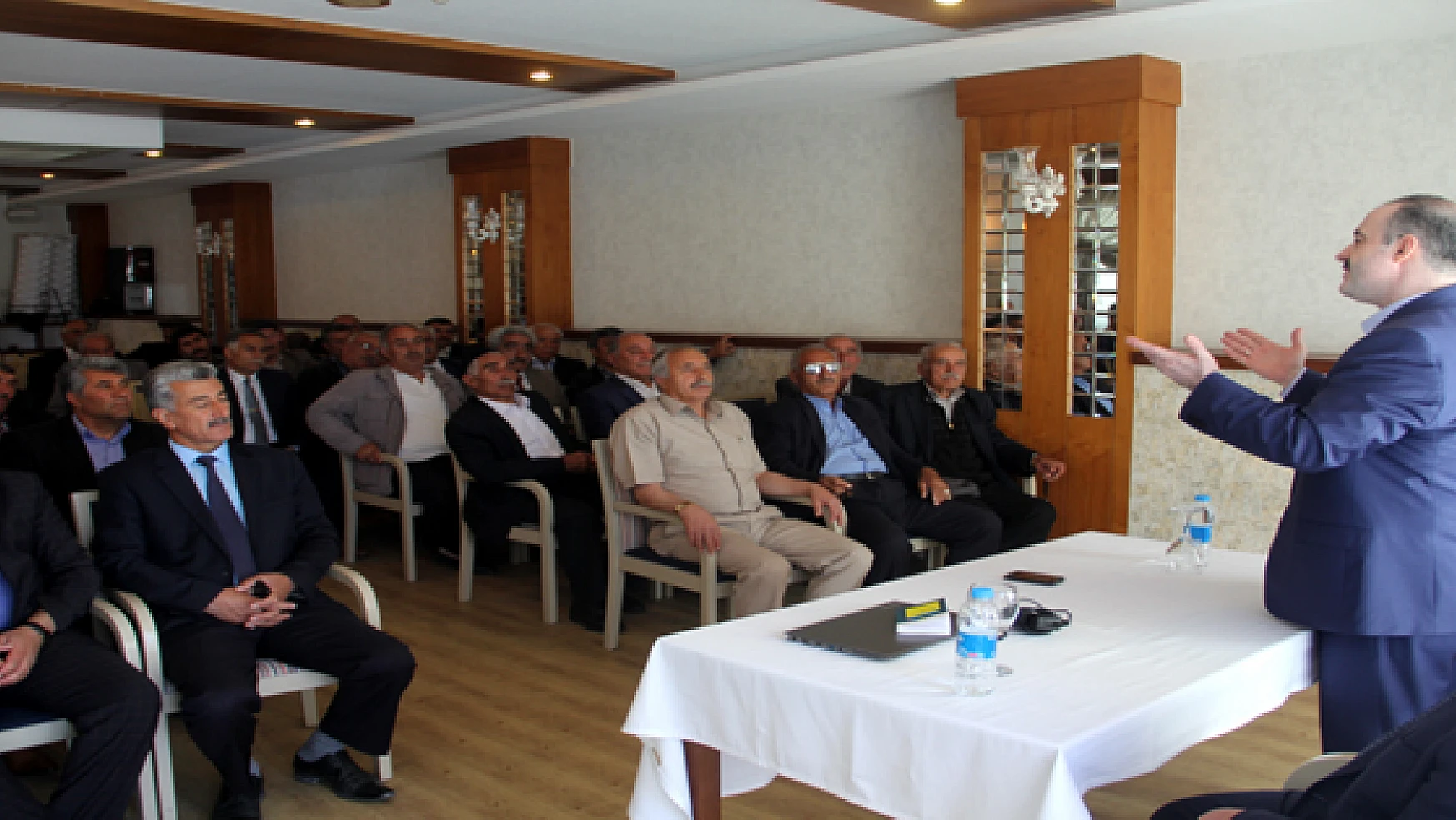 Tuşba Belediyesi Antalya'da Muhtarlar İle Buluştu