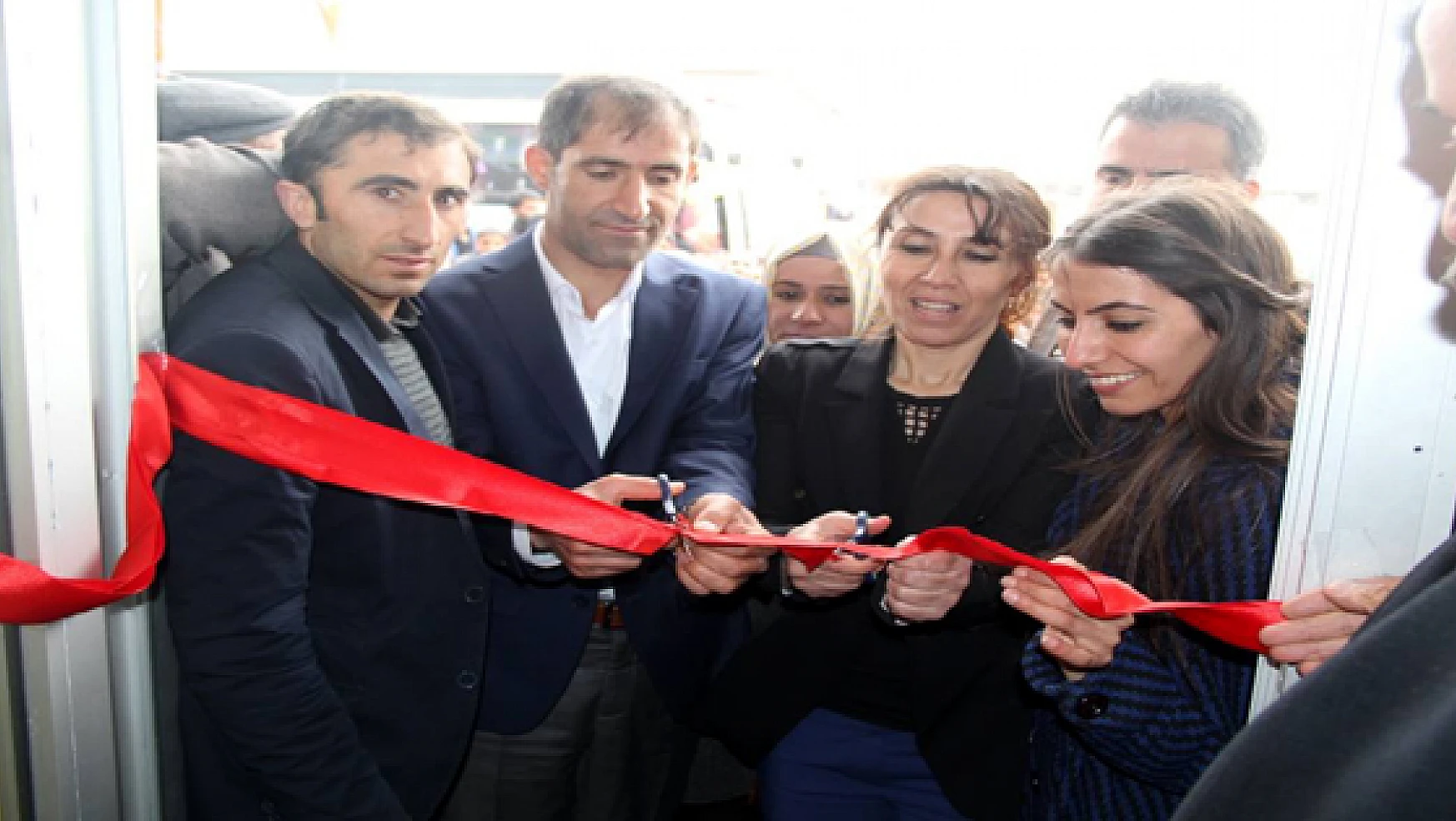 HDP Muradiye ve Çaldıran Seçim Büroları açıldı