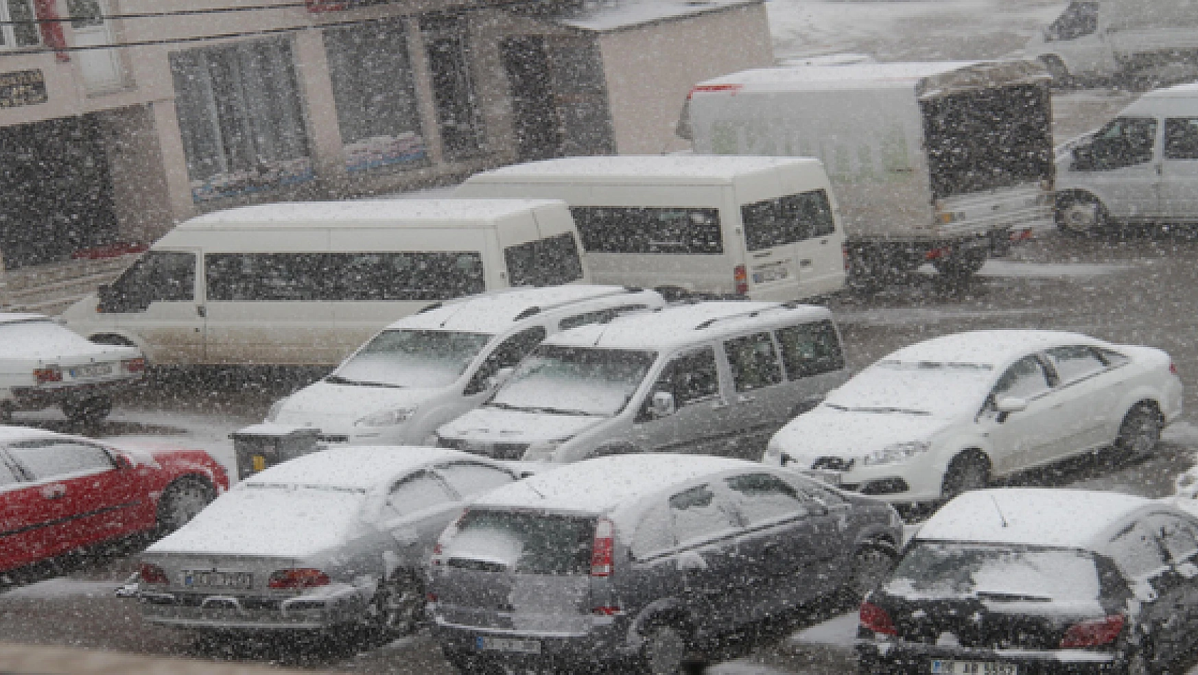 Muradiye'de Kar Yağışı