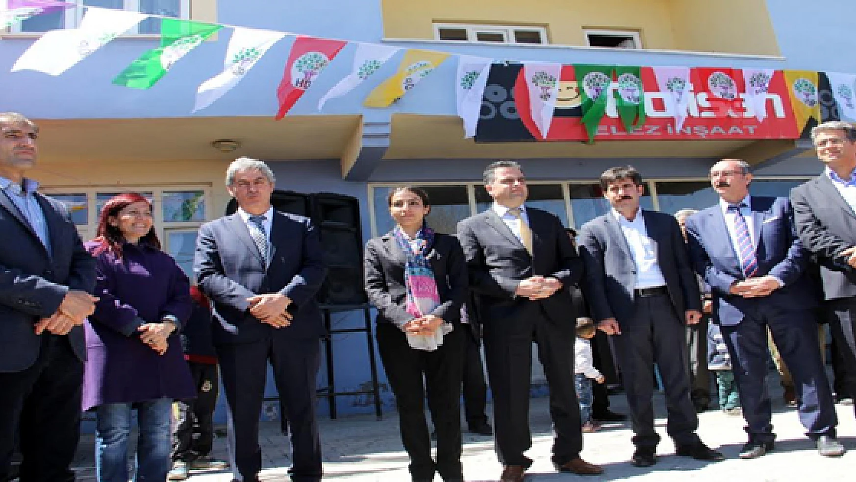HDP 3 Seçim Bürosunu Törenlerle Açtı