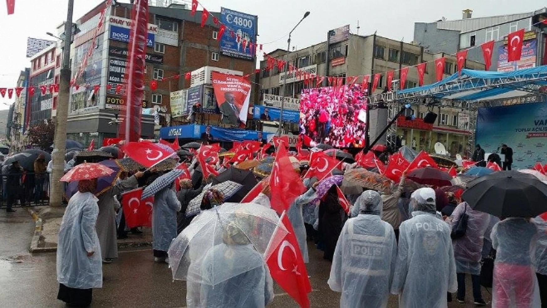 Erdoğanın miting alanından ayrıntılar