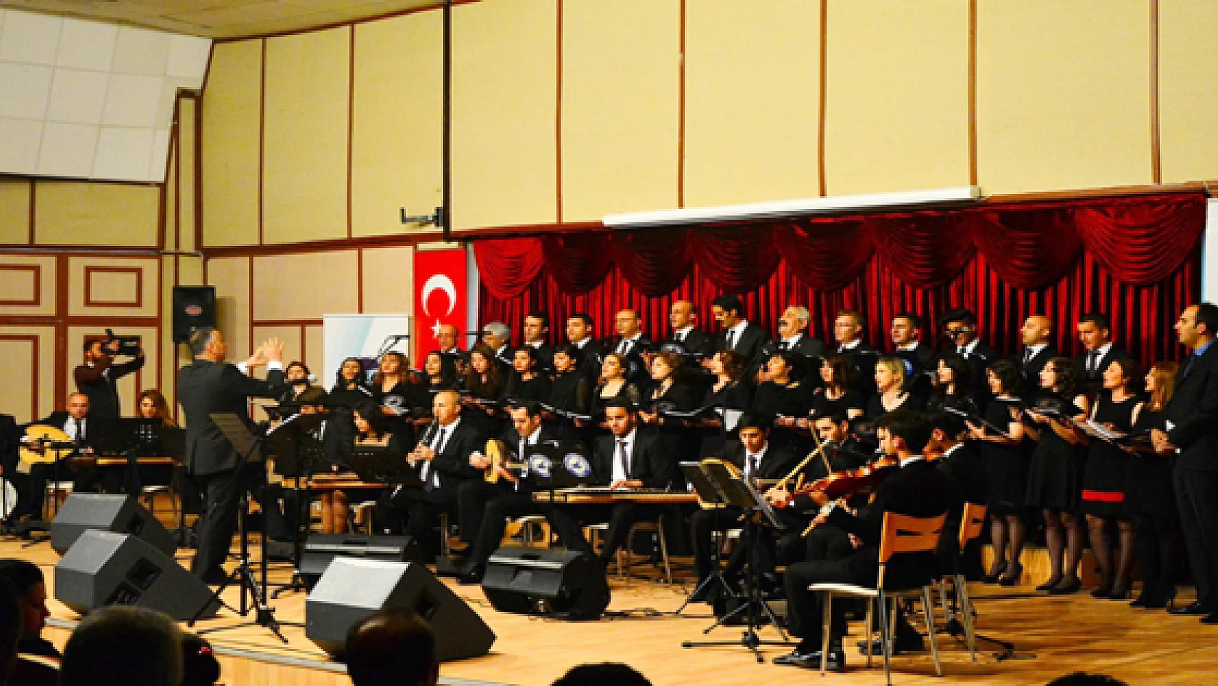 Van Türk Musıki Derneğinden Muhteşem Konser