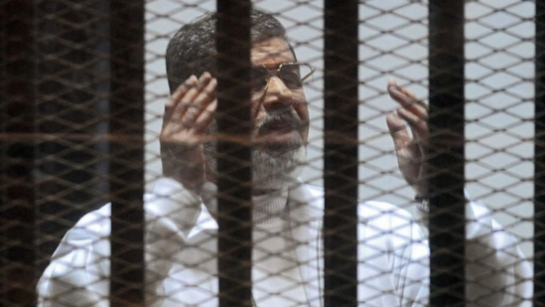 Mursi'nin idam cezası müebbete çevrildi