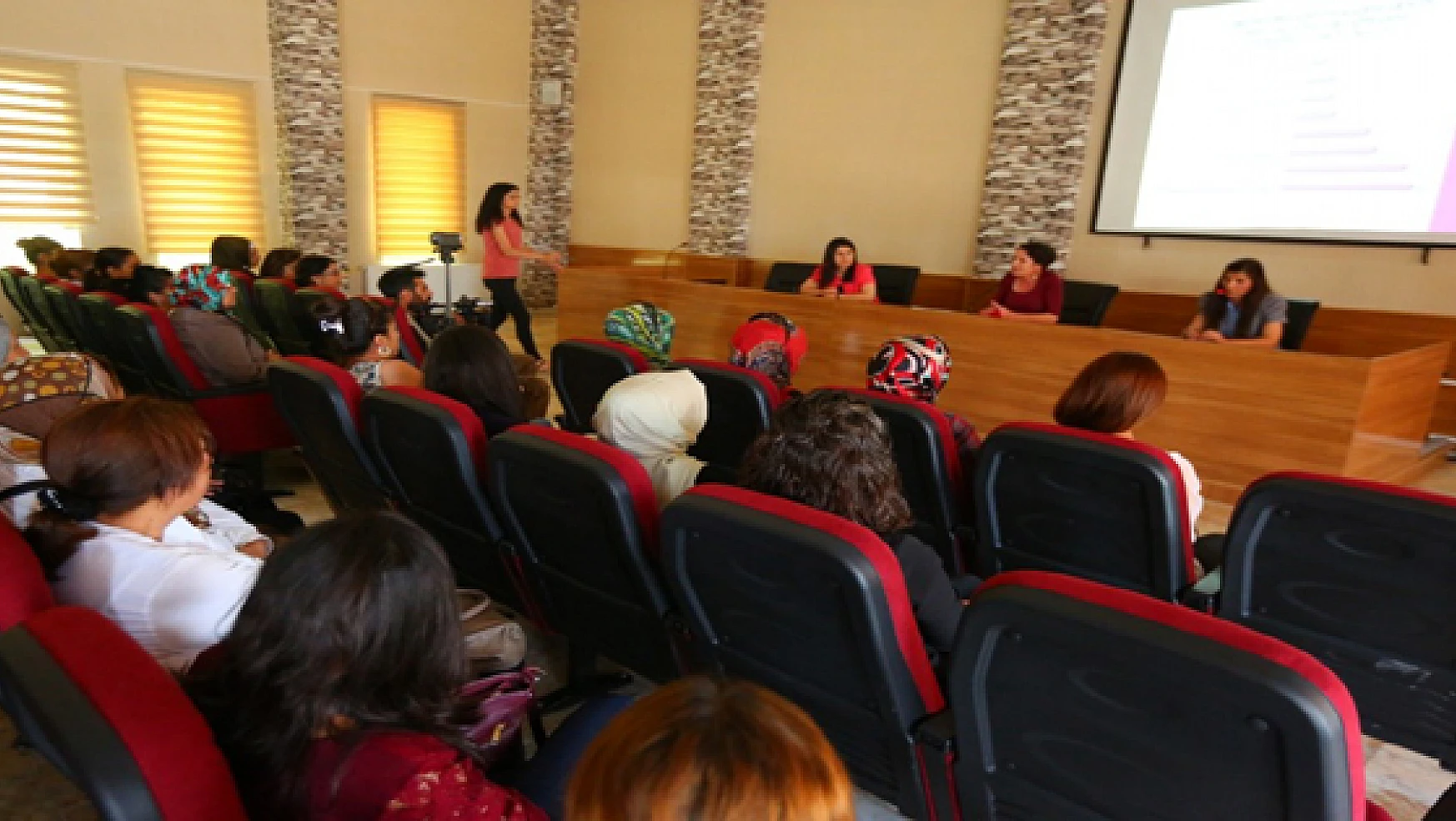 Edremit Belediyesi Kadın veri Tabanını Açıkladı