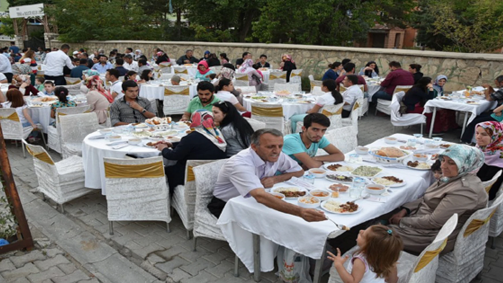 İpekyolu Beyediyesi Çalışanları iftar'da  buluştu