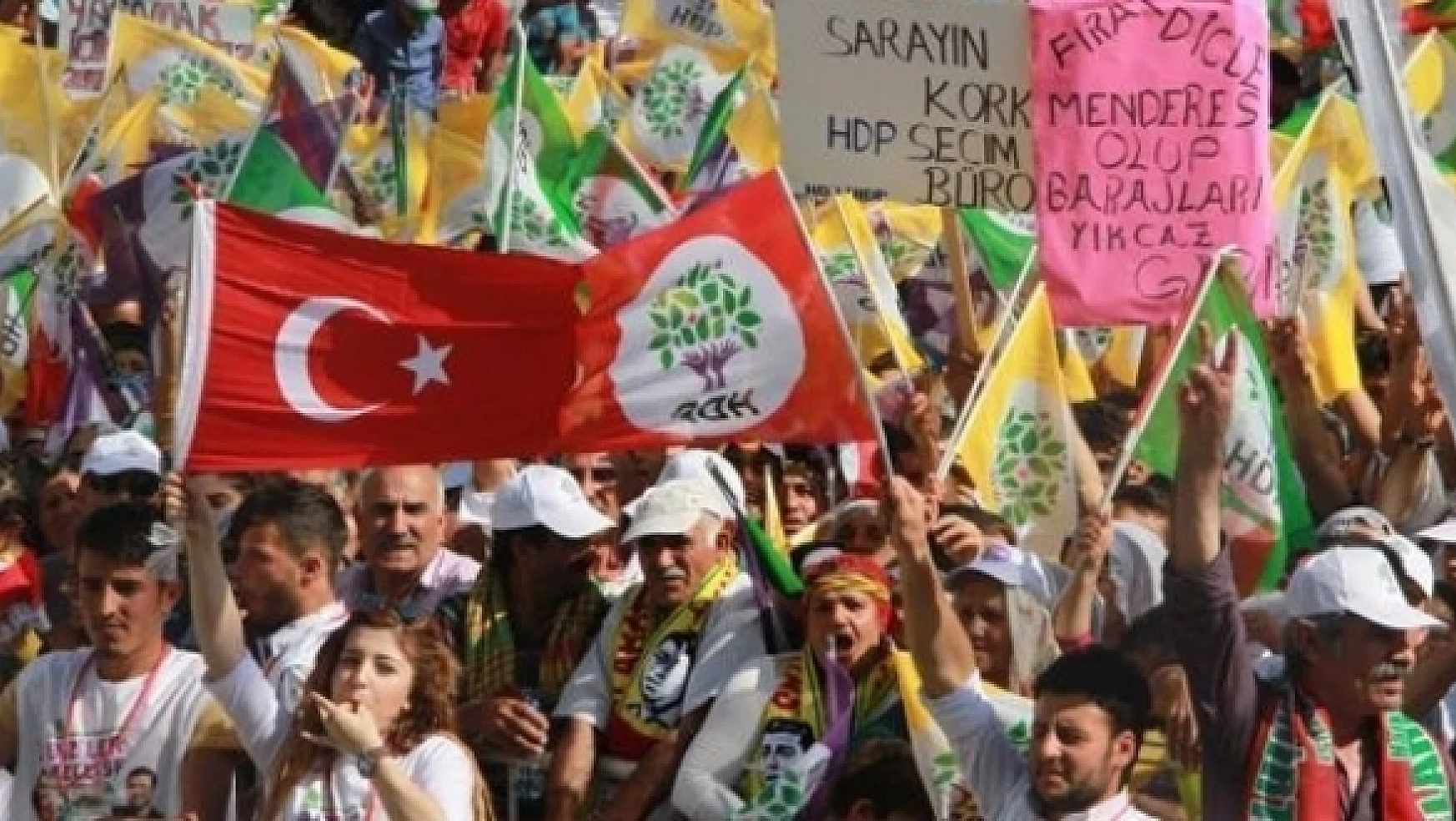 HDP:  O Bayrakta Kürt Kanıda Var