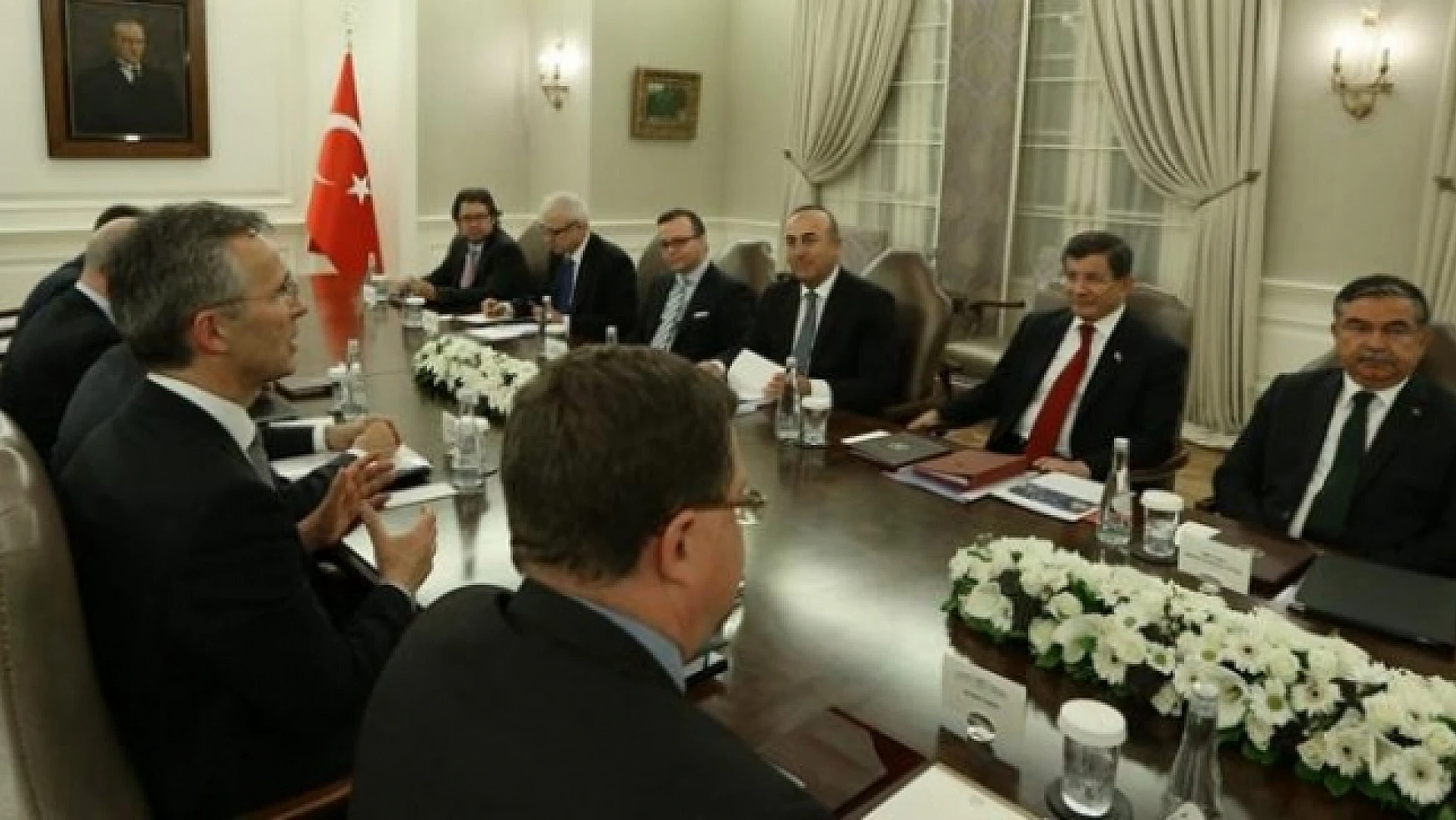 Davutoğlu, NATO Genel Sekreteri ile görüştü