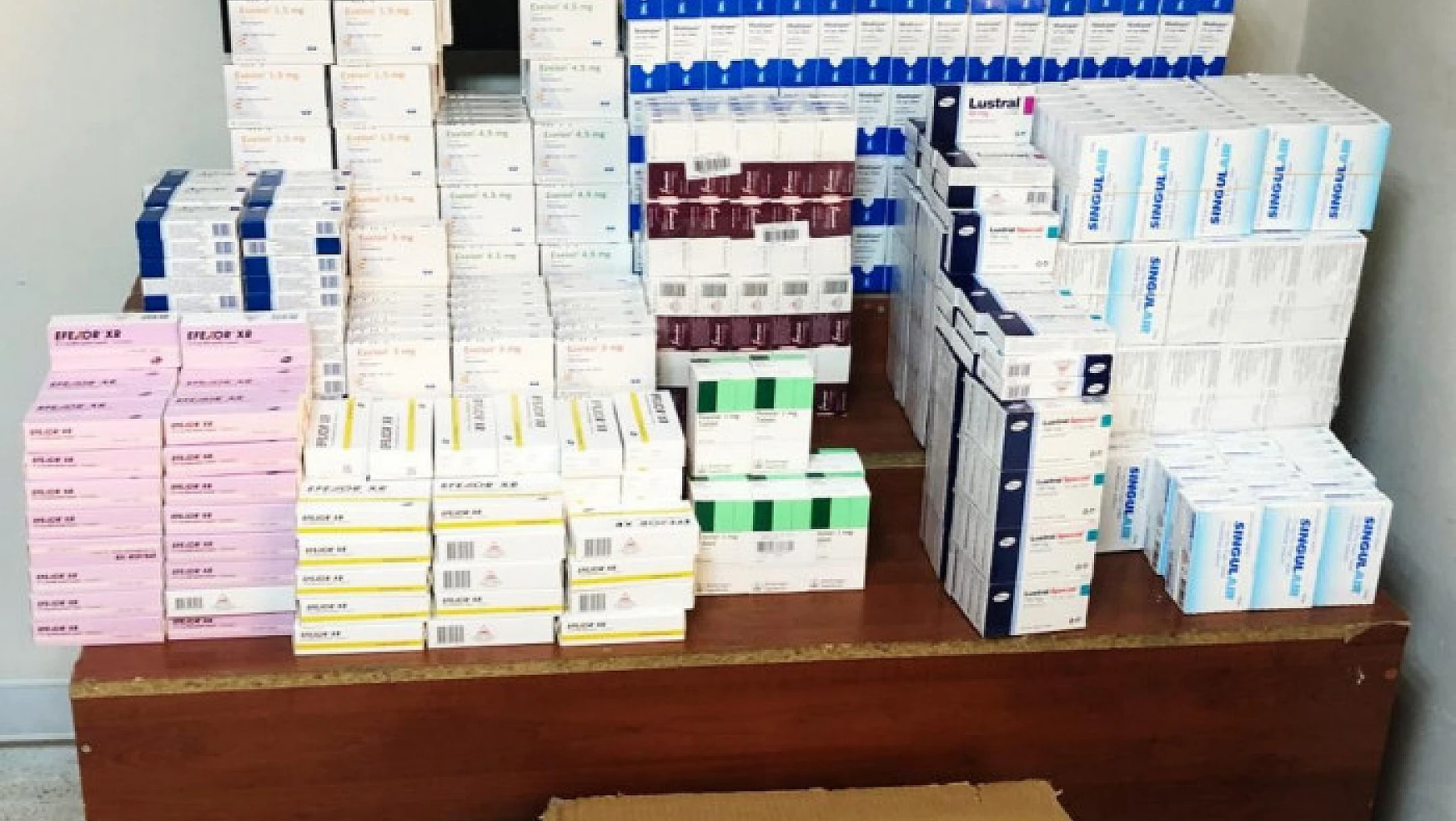 Van'da 37 bin 36 tablet ilaç ele geçirildi