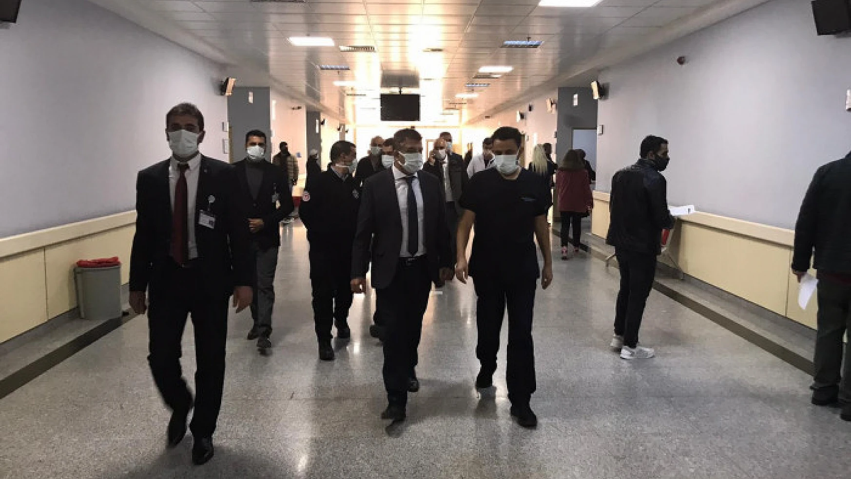 Sağlık Müdürü Sünnetçioğlu'ndan hastane ziyareti