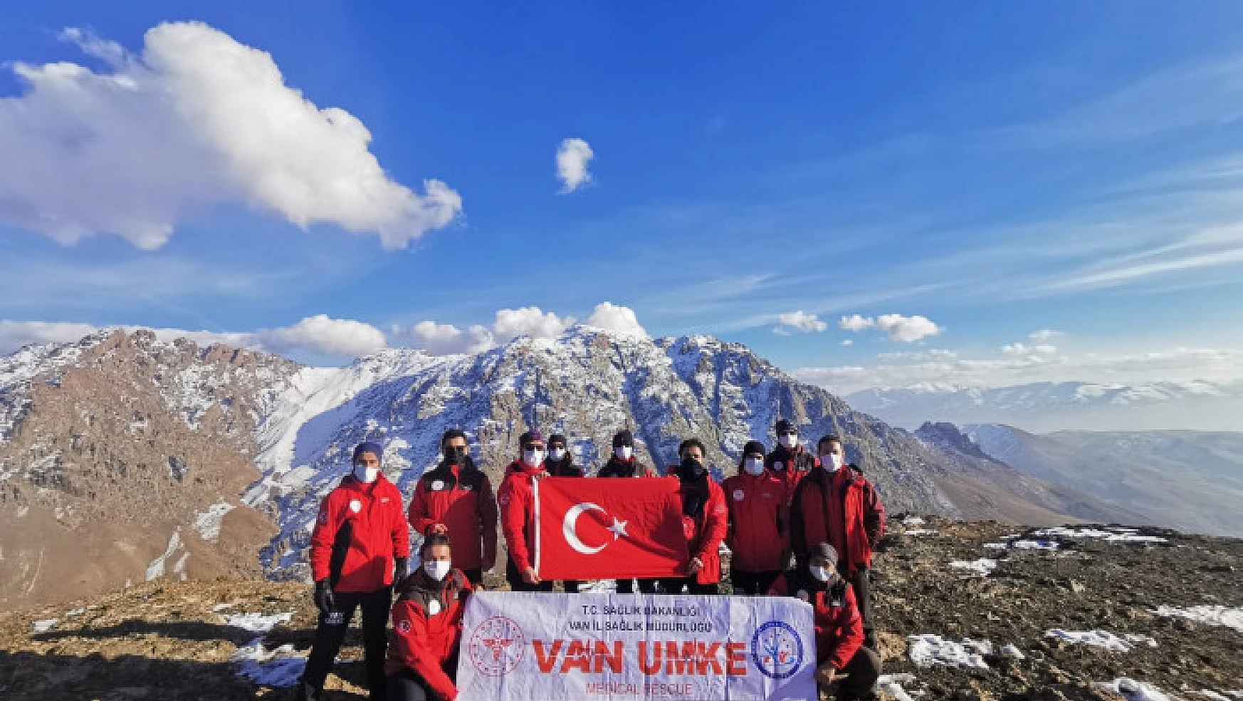 Van UMKE Erek Dağında tırmanma yürüyüşü gerçekleştirdi