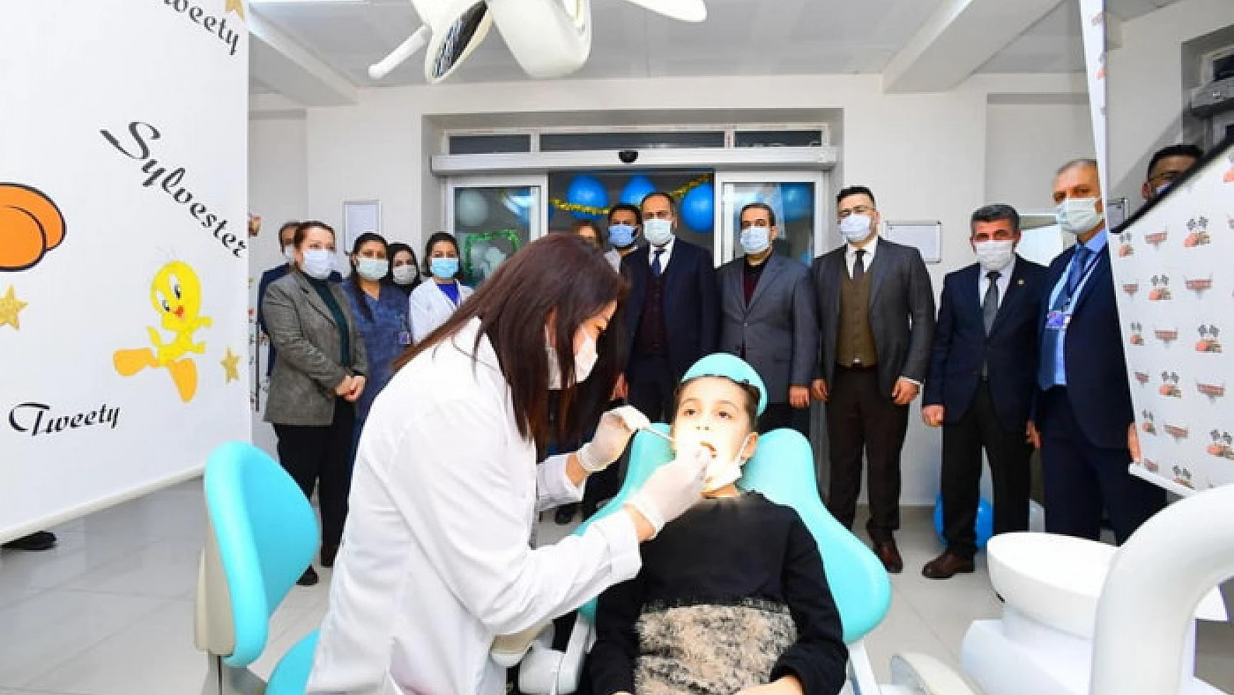 Van YYÜ Diş Hekimliği Çocuk Polikliniği açıldı