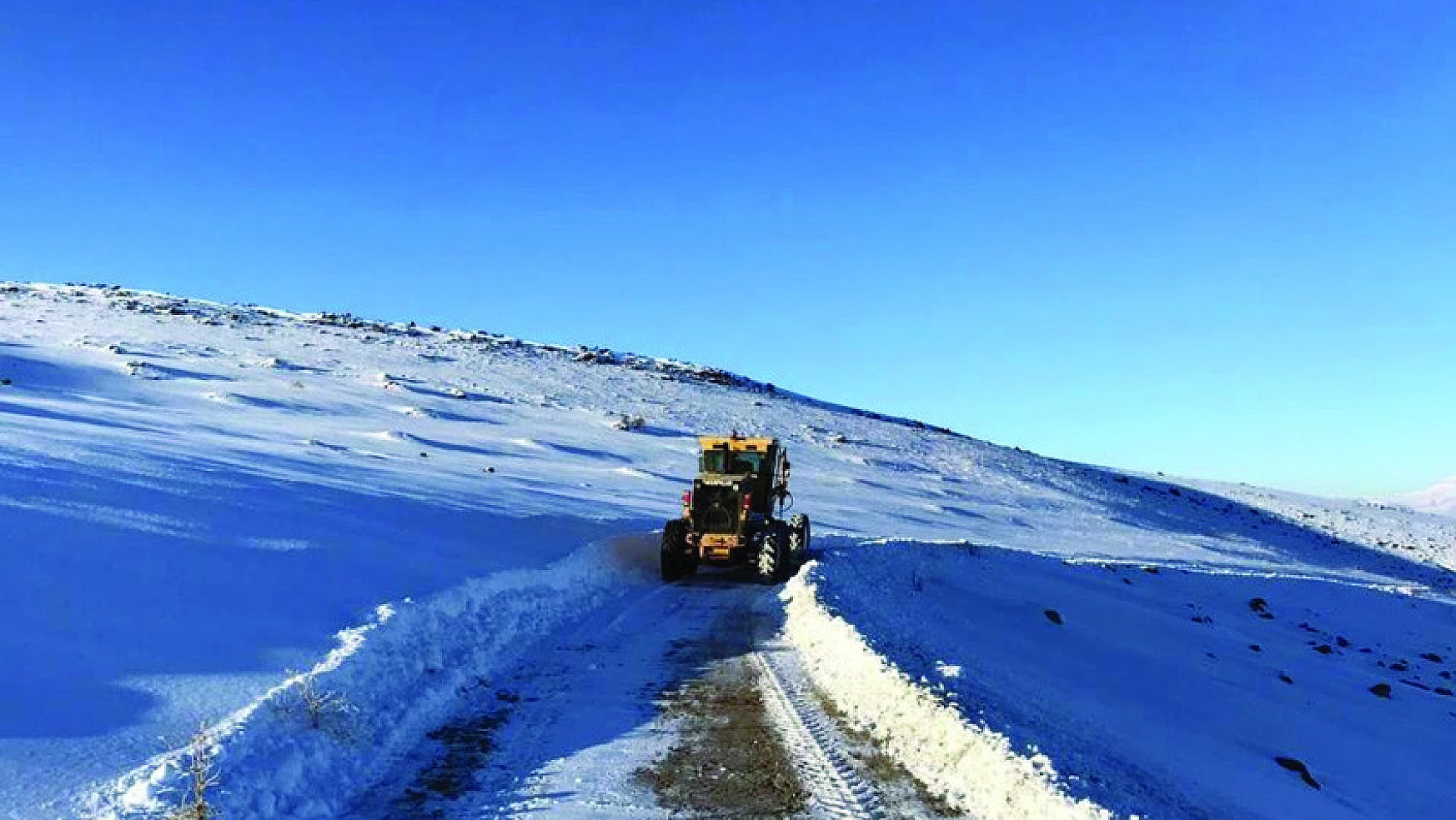 Büyükşehir Belediyesi kırsalda karla mücadelesini sürdürüyor