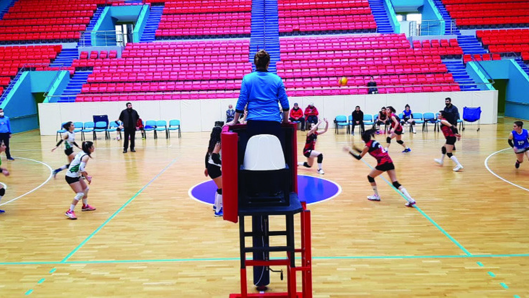 Büyükşehir Kadın Voleybol Takımı 73 Şırnak Belediyesini Eli Boş Gönderdi