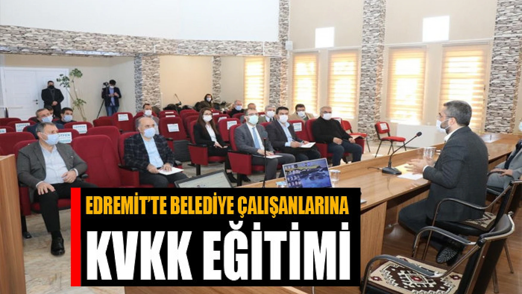 Edremit'te Belediye Çalışanlarına KVKK Eğitimi