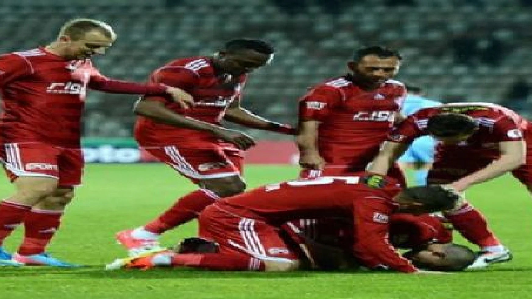 Sivasspor Trabzonspor'u yıktı geçti
