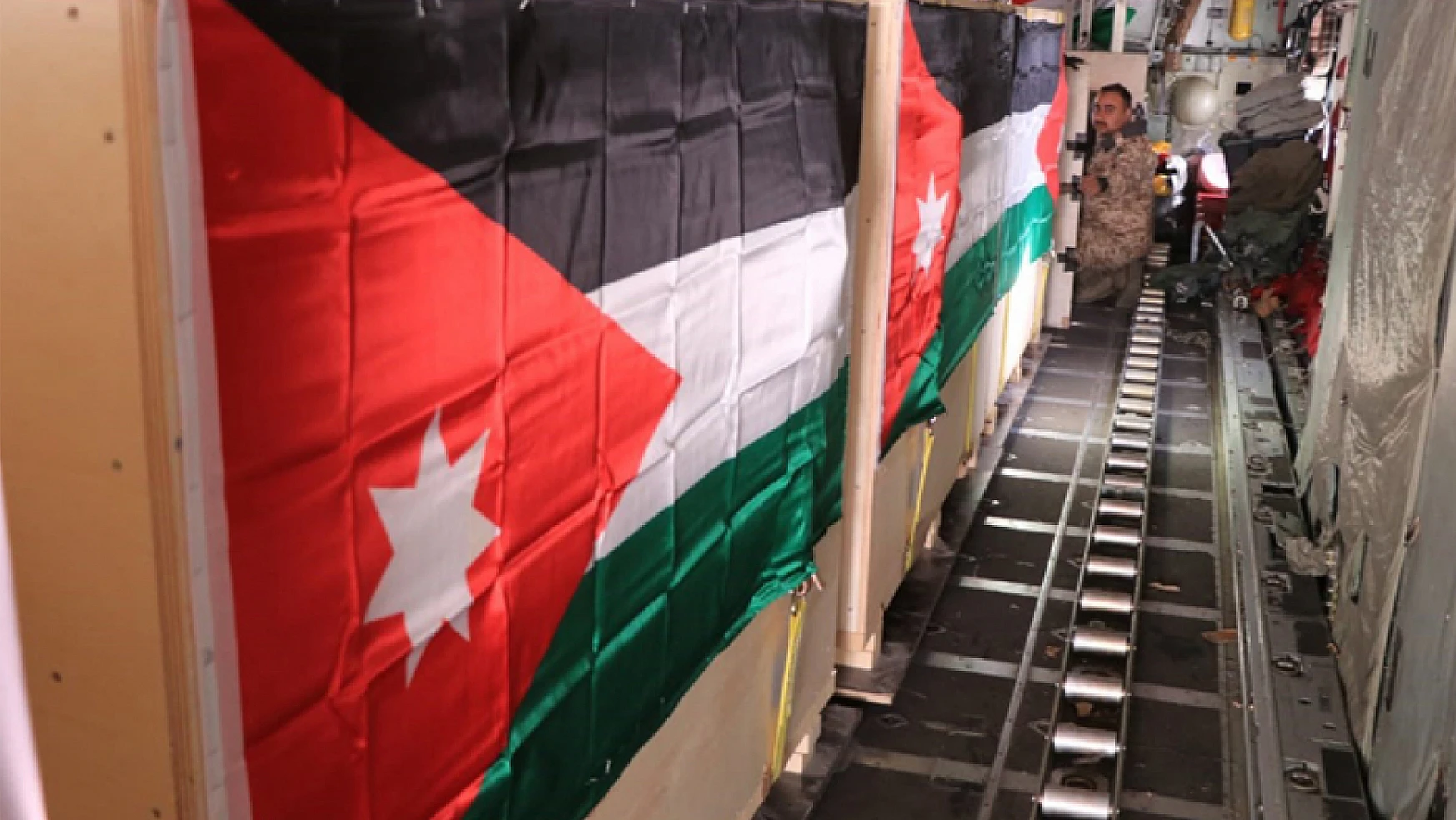 ABD ve Ürdün ortaklığında Gazze'ye havadan yardım