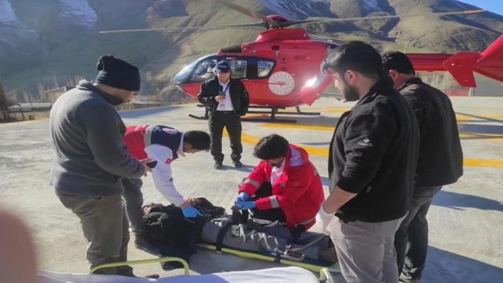 Ambulans helikopter 2 hasta için havalandı
