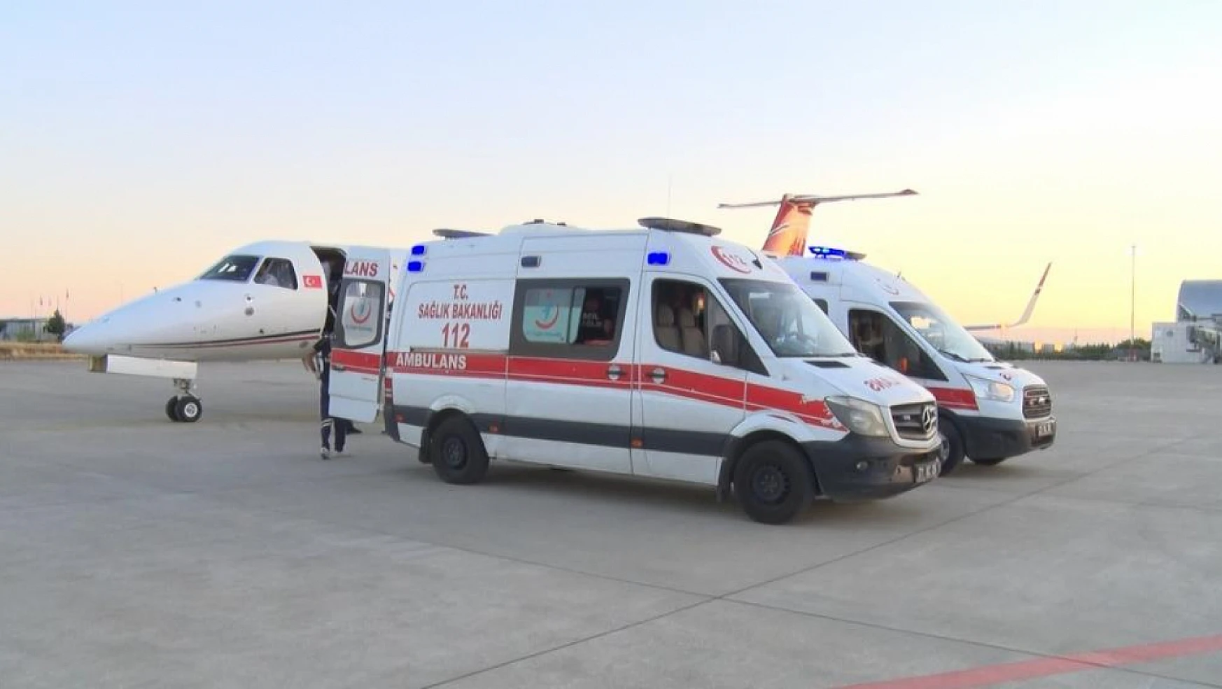Ambulans uçak hastalar için zamanla yarıştı