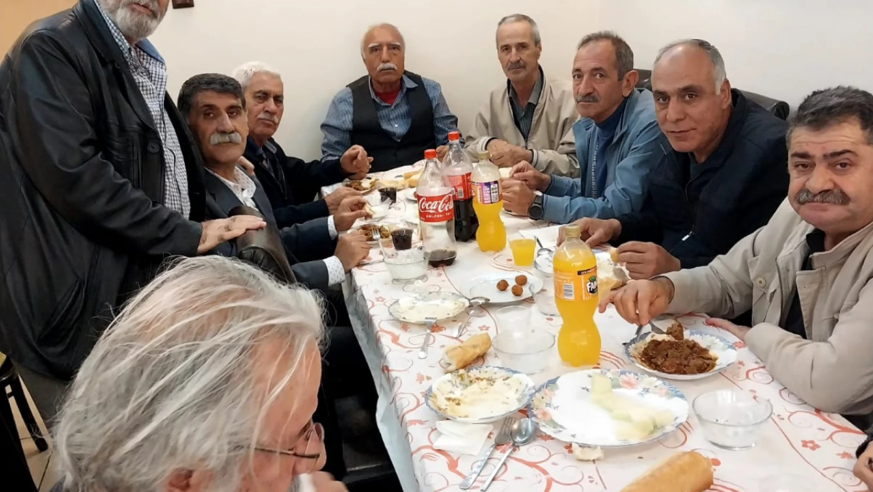 Ankara Vanlılar Vakfı'ndan dayanışma yemeği