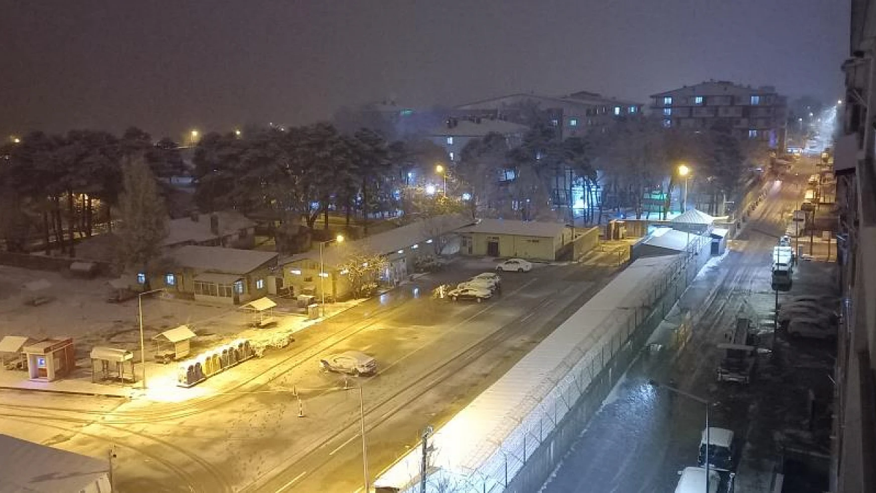 Bitlis'te beklenen kar yağdı