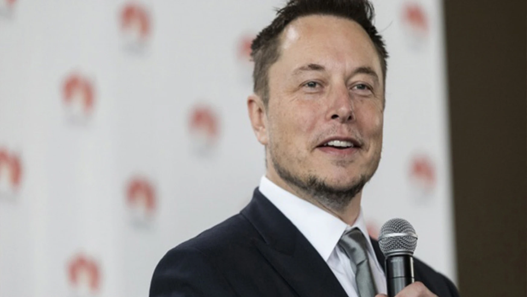 Elon Musk: 'Roketleri birbirimize değil, yıldızlara göndermeliyiz'