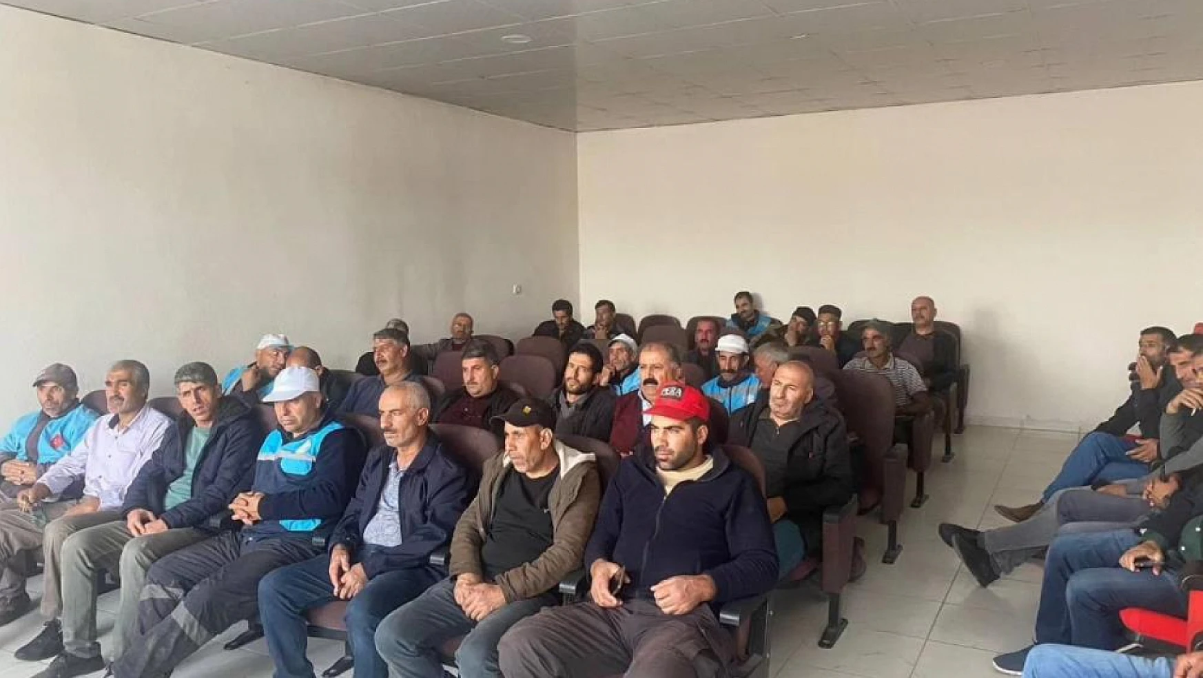 Erciş Belediyesi çalışanlarına eğitim semineri