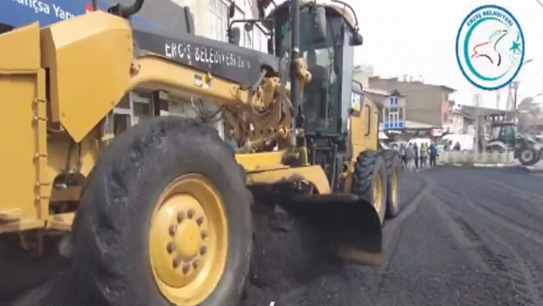 Erciş Belediyesi'nden asfalt çalışması