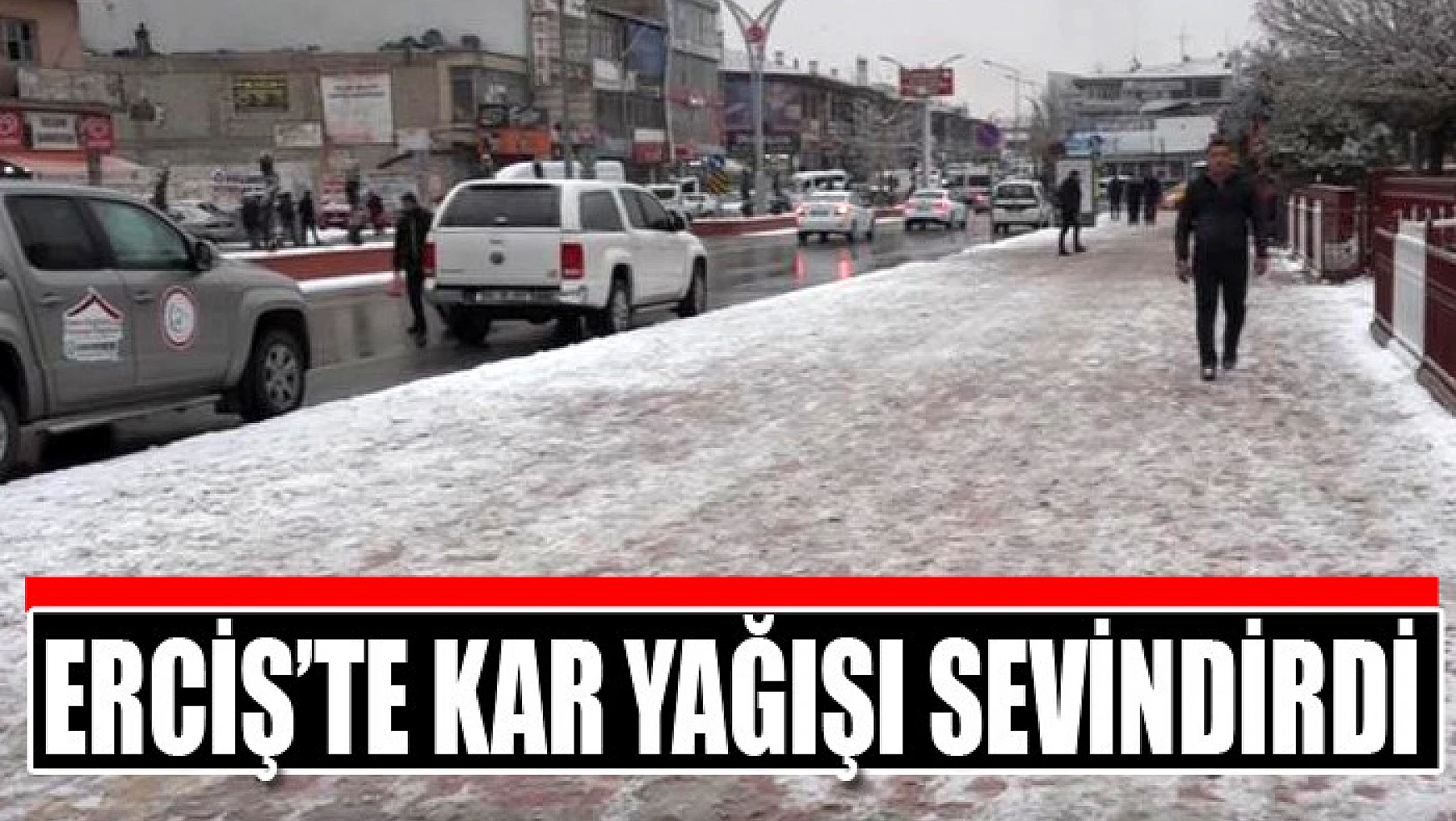 Erciş'te kar yağışı sevindirdi