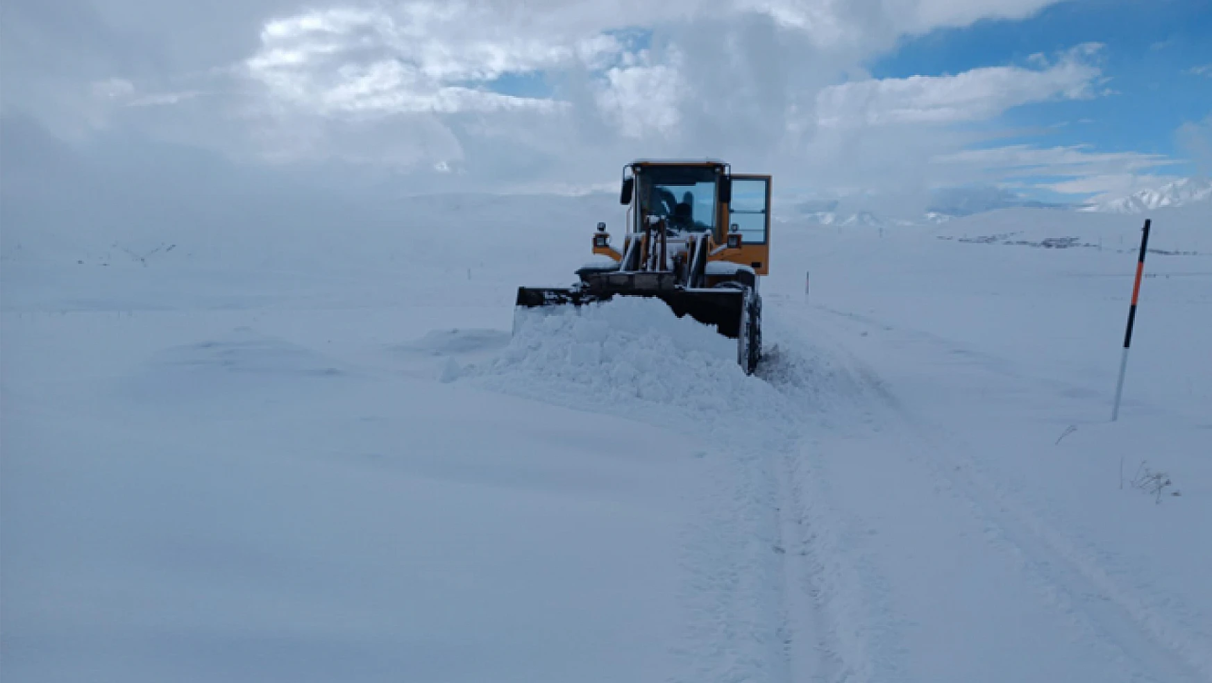 İpekyolu Belediyesi'nden karla mücadele çalışması