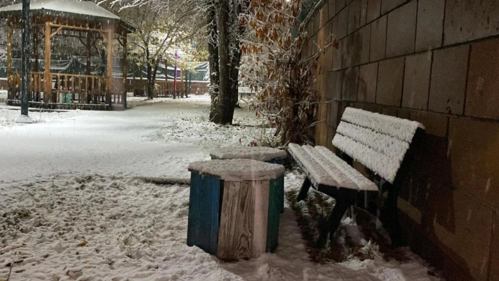 Karlıova'da beklenen kar geldi!