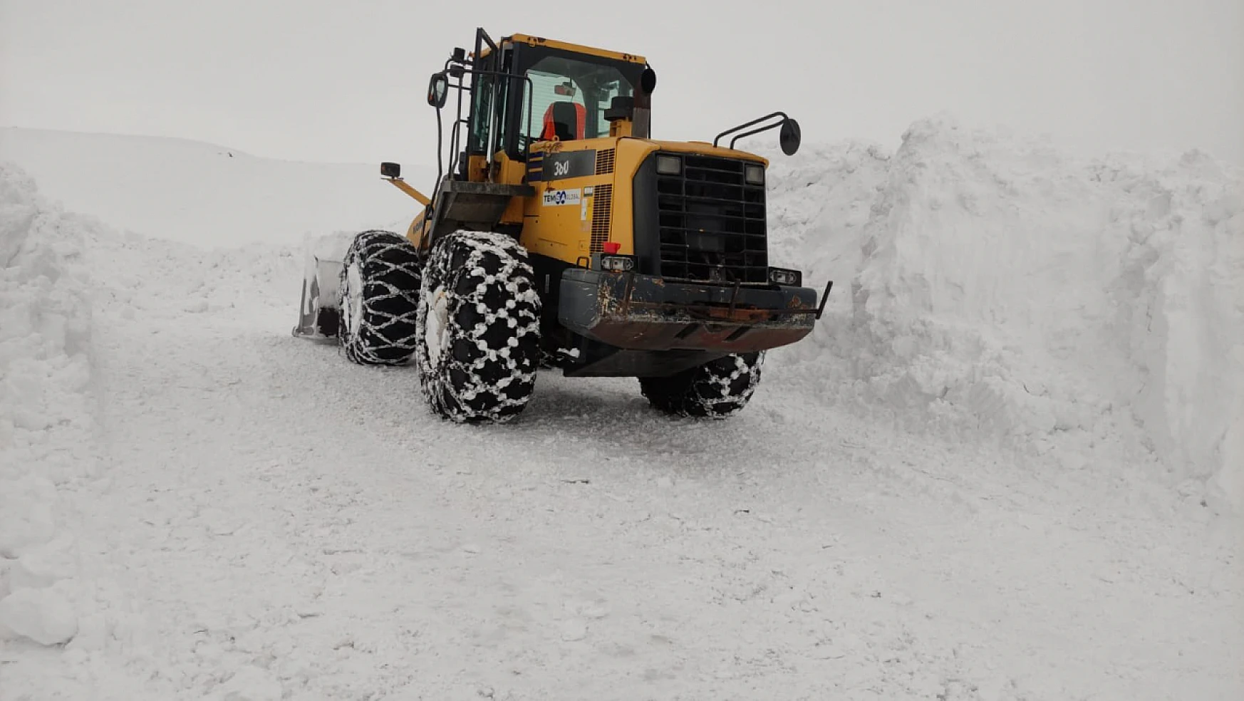 Muradiye'de karla mücadele çalışmaları