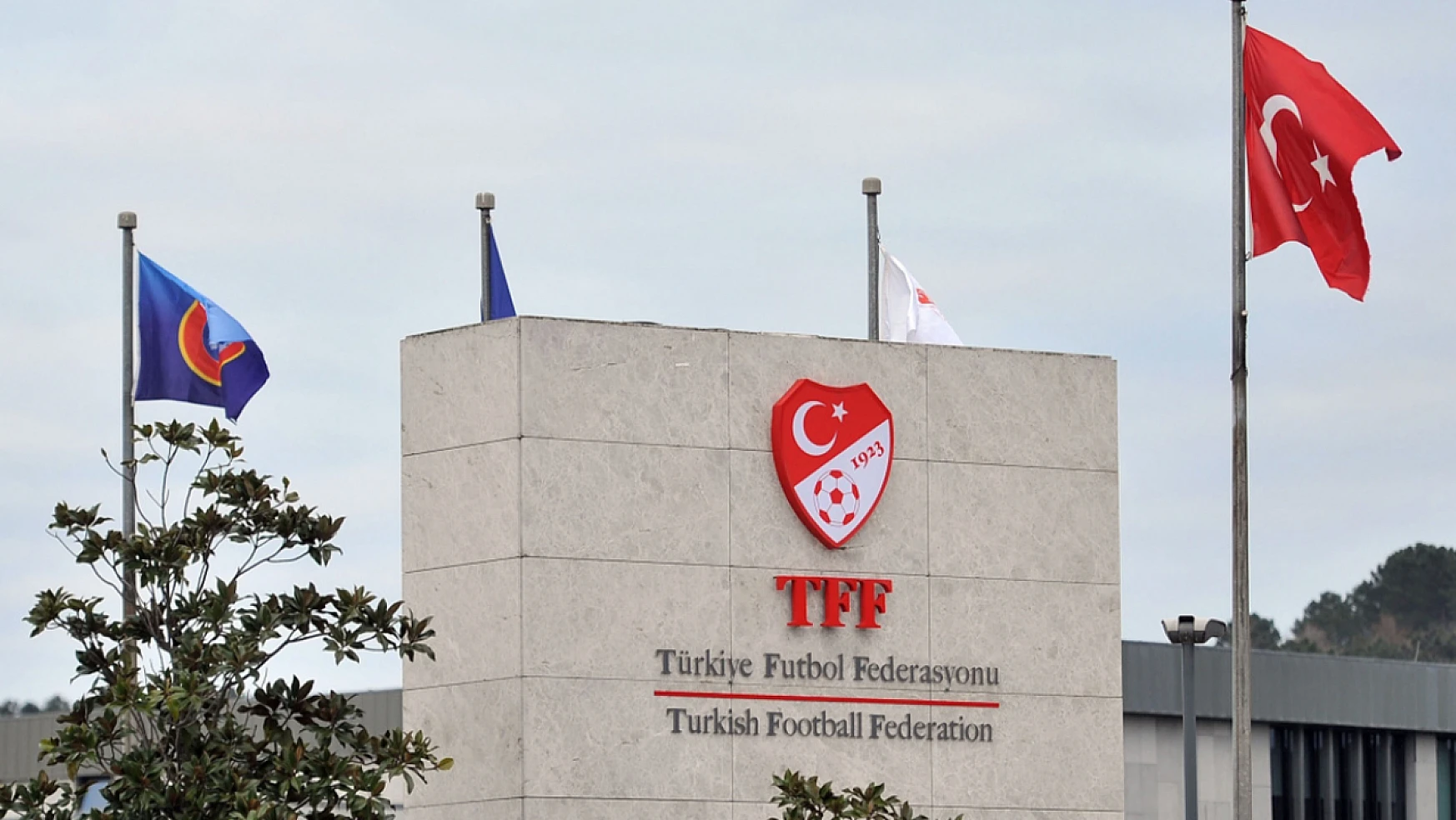 PFDK'dan Beşiktaş ve Galatasaray'a ceza