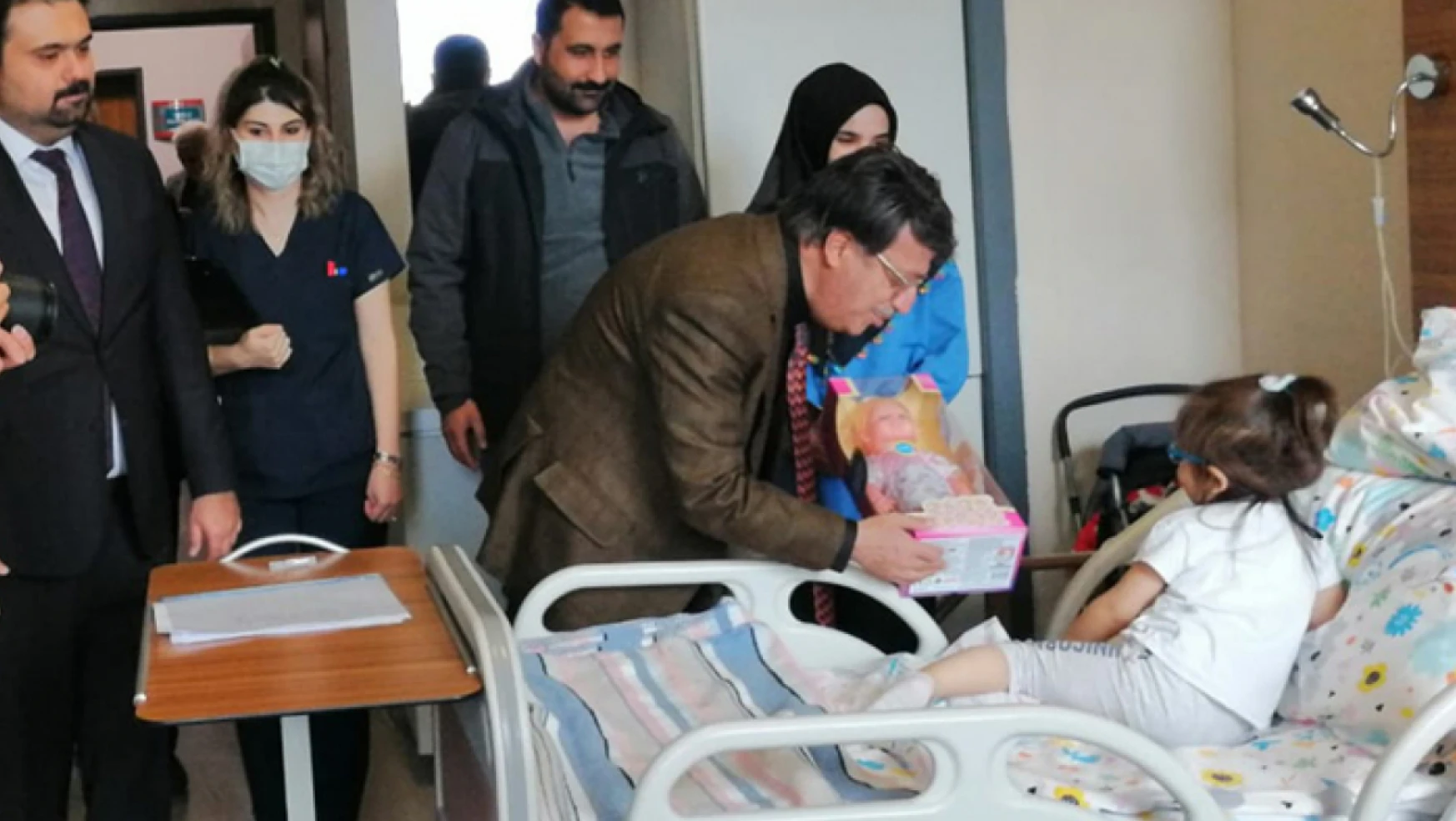 Türkmenoğlu'ndan hastane ziyareti