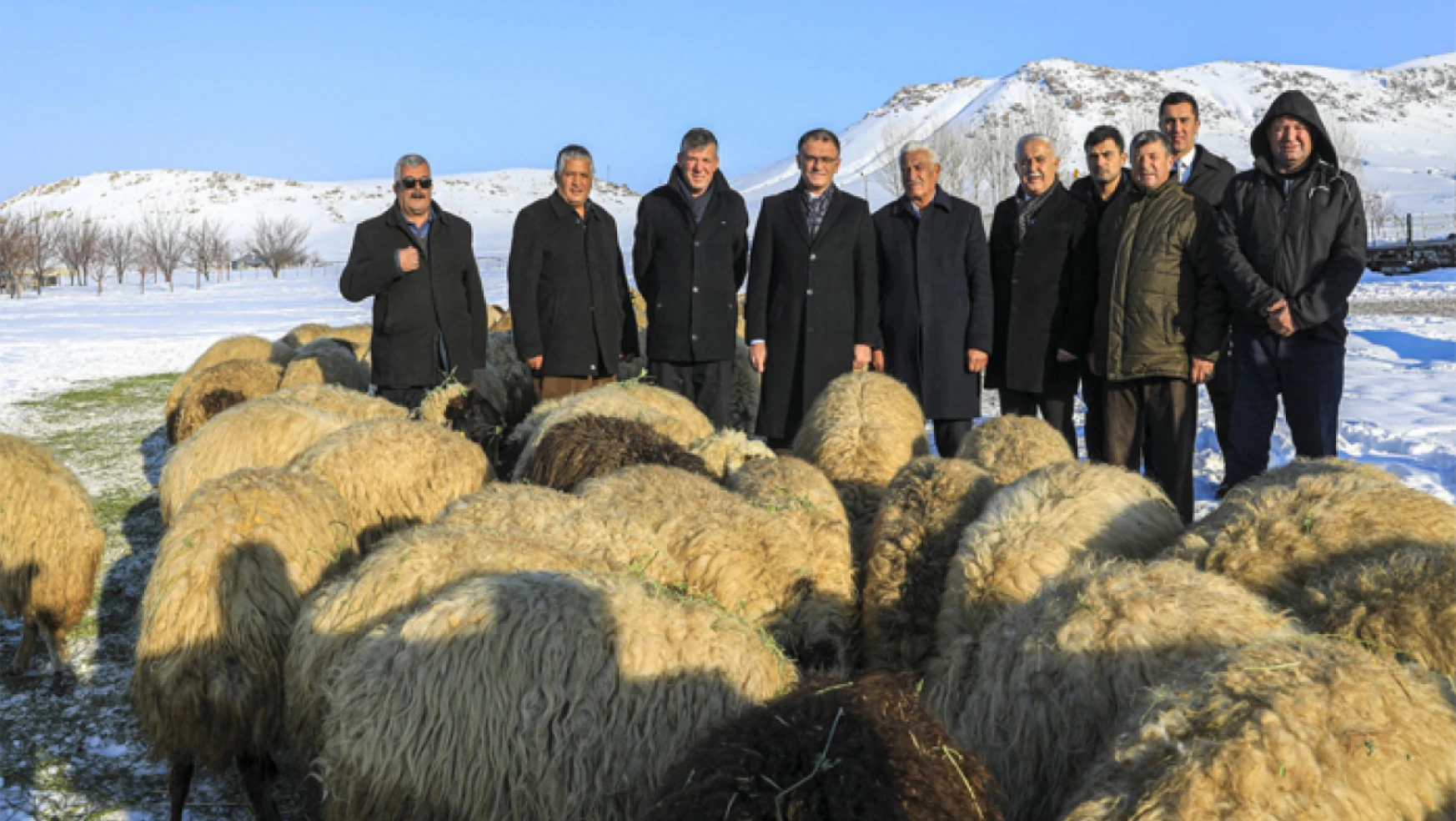 Vali Balcı'dan çiftçilere ziyaret